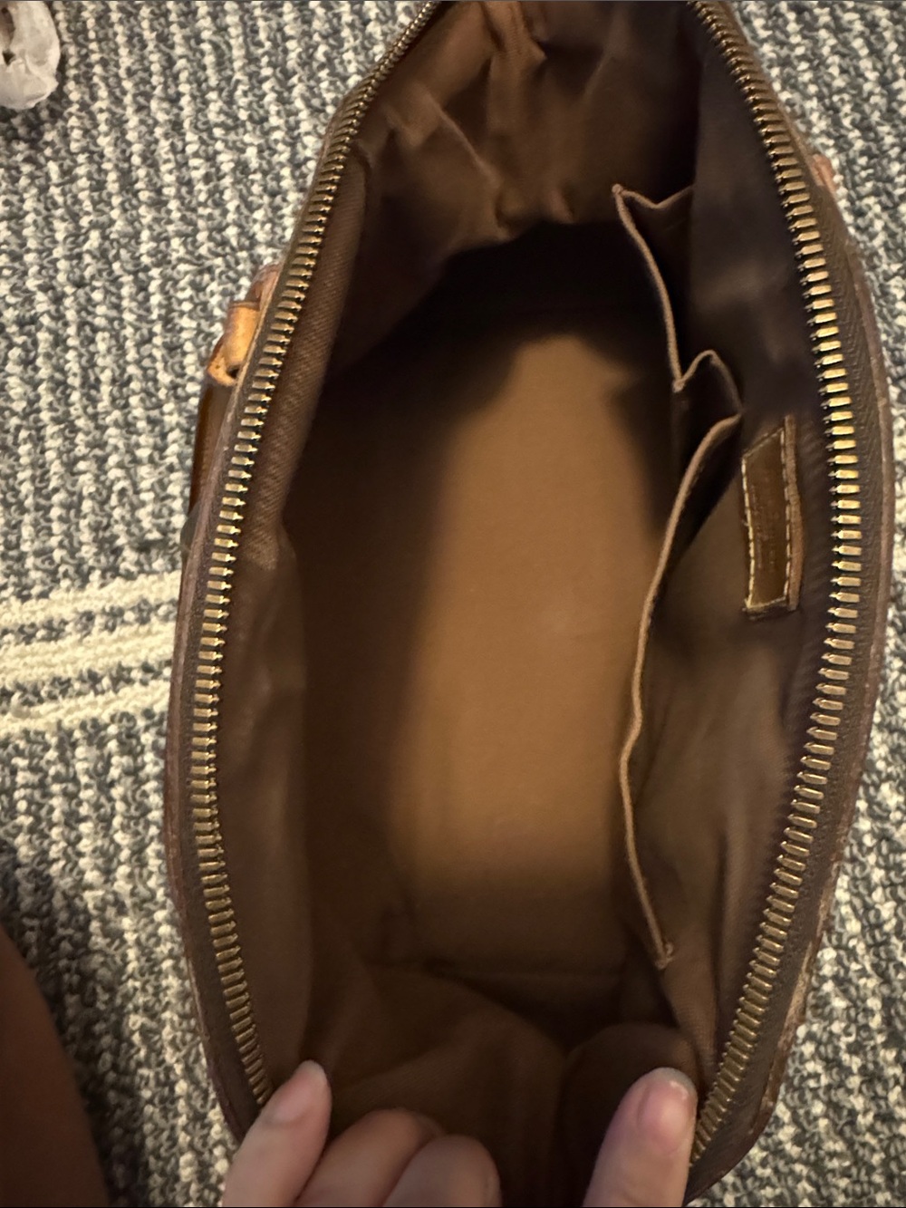 Discontinued Louis Vuitton Tivoli PM - Picture 8 of 10